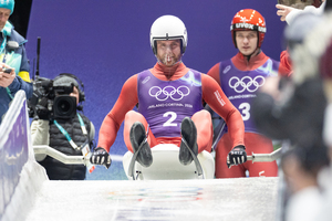 Fokuss uz sacensībām: Latvijas kamaniņu braucēji gatavi pirmajiem olimpiskajiem startiem Kortinā