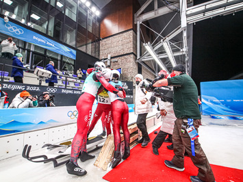 Latvija otro reizi vēsturē izcīna olimpisko bronzu komandu stafetē