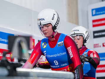 Latvijas Kamaniņu Sportistes Anda Upīte un Zane Kaluma izcīna bronzas medaļu Pasaules Kausa posmā Insbrukā!