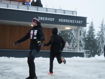  Latvijas kamaniņu izlases treneris:  Jāuzteic dāmu dueta Robežniece/Bogdanova sniegums Oberhofas trasē