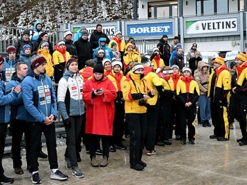 Pasaules kausa junioriem trešajā posmā Latvijas kamaniņu braucēji iegūst divas trešās vietas 