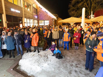 Spraiga sacensību diena Oberhofā – Latvijas kamaniņu braucēji turpina cīņu Pasaules kausa sezonā!