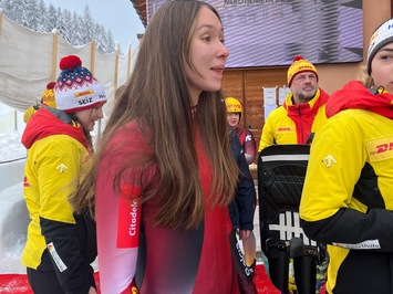 VĒSTURISKS PANĀKUMS LATVIJAS KAMANIŅU SPORTĀ – MARGITA SIRSNIŅA PASAULES ČEMPIONE!
