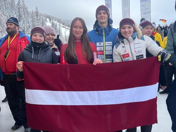 VĒSTURISKS PANĀKUMS LATVIJAS KAMANIŅU SPORTĀ – MARGITA SIRSNIŅA PASAULES ČEMPIONE!