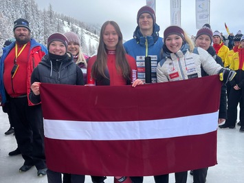 VĒSTURISKS PANĀKUMS LATVIJAS KAMANIŅU SPORTĀ – MARGITA SIRSNIŅA PASAULES ČEMPIONE!