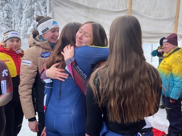 VĒSTURISKS PANĀKUMS LATVIJAS KAMANIŅU SPORTĀ – MARGITA SIRSNIŅA PASAULES ČEMPIONE!