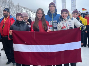 VĒSTURISKS PANĀKUMS LATVIJAS KAMANIŅU SPORTĀ – MARGITA SIRSNIŅA PASAULES ČEMPIONE!