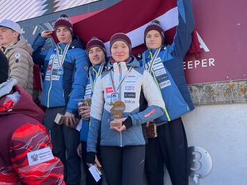 VĒSTURISKS PANĀKUMS LATVIJAS KAMANIŅU SPORTĀ – MARGITA SIRSNIŅA PASAULES ČEMPIONE!