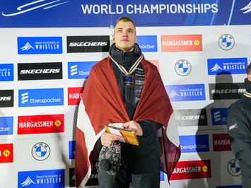 Latvijas sportisti dominē U23 pasaules čempionātā kamaniņu sportā
