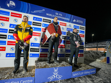 Latvijas sportisti dominē U23 pasaules čempionātā kamaniņu sportā