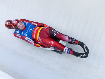 Vēsturisks sasniegums Latvijas kamaniņu sportā – Bots un Plūme izcīna sudrabu Pasaules čempionātā Vistlerā (Kanādā) 2025 !