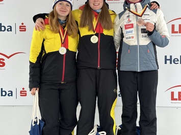 Latvijas junioru kamaniņu braucēja Margita Sirsniņa izcīna bronzu Junioru Pasaules kausa posmā Oberhofā