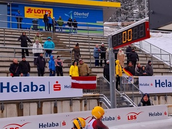 Latvijas junioru kamaniņu braucēja Margita Sirsniņa izcīna bronzu Junioru Pasaules kausa posmā Oberhofā