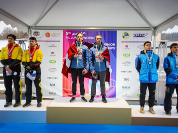 Latvijas himna skan Siguldā – Baltgalvis un Jakseboga kļūst par Eiropas junioru čempioniem!