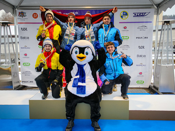 Latvijas himna skan Siguldā – Baltgalvis un Jakseboga kļūst par Eiropas junioru čempioniem!