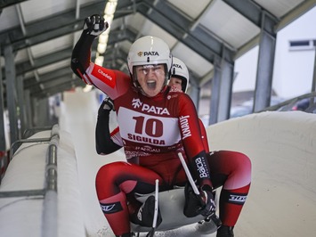 Latvijas trešais zelts Siguldā – Robežniece un Bogdanova triumfē Junioru Pasaules kausa posmā!