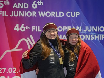 Latvijas trešais zelts Siguldā – Robežniece un Bogdanova triumfē Junioru Pasaules kausa posmā!