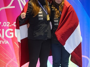 Latvijas trešais zelts Siguldā – Robežniece un Bogdanova triumfē Junioru Pasaules kausa posmā!