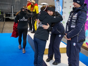 Latvijas trešais zelts Siguldā – Robežniece un Bogdanova triumfē Junioru Pasaules kausa posmā!