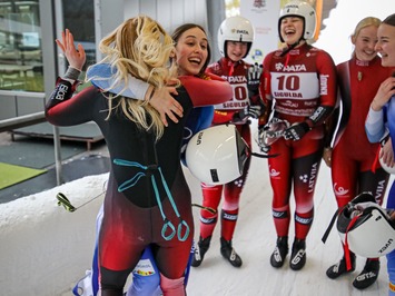 Latvijas trešais zelts Siguldā – Robežniece un Bogdanova triumfē Junioru Pasaules kausa posmā!