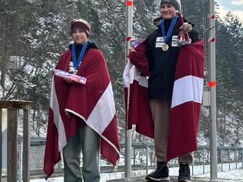 Latvijas jaunie kamaniņu sportisti uzrāda izcilus rezultātus  FIL Jaunatnes spēlēs un Rätikonas kamaniņu trofejā