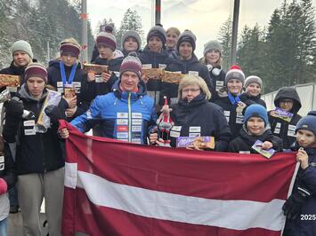 Latvijas jaunie kamaniņu sportisti uzrāda izcilus rezultātus  FIL Jaunatnes spēlēs un Rätikonas kamaniņu trofejā