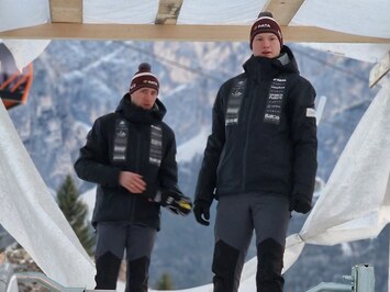 Latvijas kamaniņu sportisti testē jauno olimpisko trasi – ceļš uz Milano-Cortina 2026!