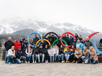 Latvijas kamaniņu sportisti testē jauno olimpisko trasi – ceļš uz Milano-Cortina 2026!