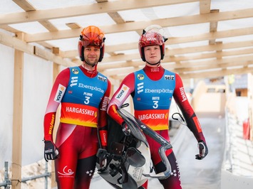 Latvijas kamaniņu sportisti testē jauno olimpisko trasi – ceļš uz Milano-Cortina 2026!