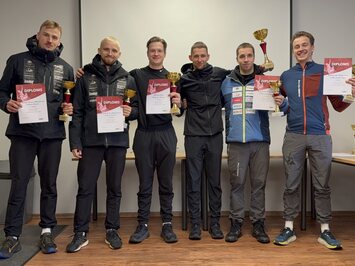 REZULTĀTI – LIELISKS SEZONAS STARTS SIGULDĀ – LATVIJAS KAUSS KAMANIŅU SPORTĀ 2025 ATKLĀTS AR AZARTU, ĀTRUMU UN SPORTISKU CĪŅAS GARU!