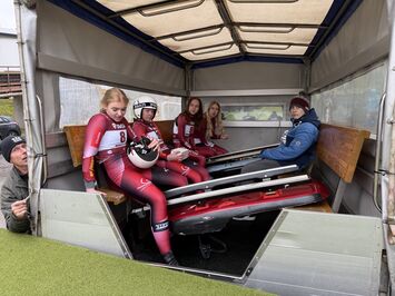 REZULTĀTI – LIELISKS SEZONAS STARTS SIGULDĀ – LATVIJAS KAUSS KAMANIŅU SPORTĀ 2025 ATKLĀTS AR AZARTU, ĀTRUMU UN SPORTISKU CĪŅAS GARU!