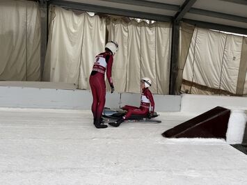 REZULTĀTI – LIELISKS SEZONAS STARTS SIGULDĀ – LATVIJAS KAUSS KAMANIŅU SPORTĀ 2025 ATKLĀTS AR AZARTU, ĀTRUMU UN SPORTISKU CĪŅAS GARU!