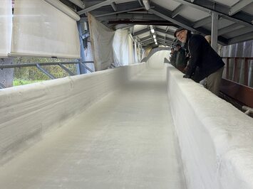 REZULTĀTI – LIELISKS SEZONAS STARTS SIGULDĀ – LATVIJAS KAUSS KAMANIŅU SPORTĀ 2025 ATKLĀTS AR AZARTU, ĀTRUMU UN SPORTISKU CĪŅAS GARU!