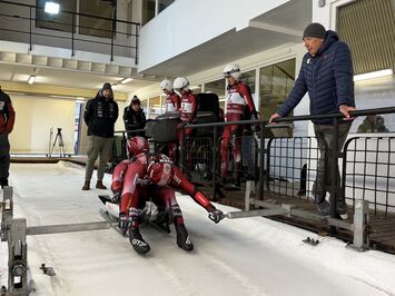 REZULTĀTI – LIELISKS SEZONAS STARTS SIGULDĀ – LATVIJAS KAUSS KAMANIŅU SPORTĀ 2025 ATKLĀTS AR AZARTU, ĀTRUMU UN SPORTISKU CĪŅAS GARU!