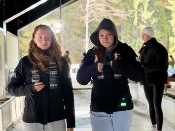 Ceļā uz Kortīnu – Latvijas kamaniņu sporta izlase sāk treniņnometni olimpiskajā trasē