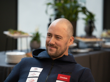 Latvijas kamaniņu izlase iezīmē kursu uz Kortīnu 2026: rekordlīmeņa forma, tehnoloģiju evolūcija un skaidrs mērķis — olimpiskā virsotne