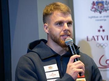 Latvijas kamaniņu izlase iezīmē kursu uz Kortīnu 2026: rekordlīmeņa forma, tehnoloģiju evolūcija un skaidrs mērķis — olimpiskā virsotne