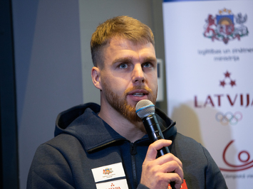 Latvijas kamaniņu izlase iezīmē kursu uz Kortīnu 2026: rekordlīmeņa forma, tehnoloģiju evolūcija un skaidrs mērķis — olimpiskā virsotne