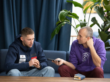 Latvijas kamaniņu izlase iezīmē kursu uz Kortīnu 2026: rekordlīmeņa forma, tehnoloģiju evolūcija un skaidrs mērķis — olimpiskā virsotne