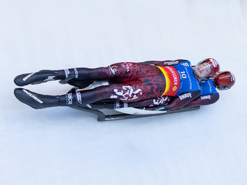 OBERHOFA AIZ MUGURAS – SPĒCĪGS PASAULES KAUSA UN EIROPAS ČEMPIONĀTA POSMS LATVIJAS KAMANIŅU SPORTAM!