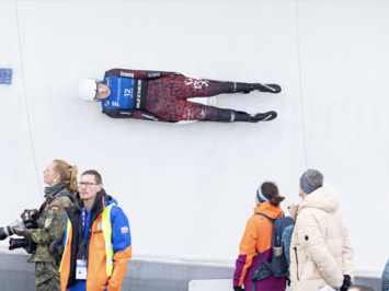 VĒSTURISKS STARTS OBERHOFĀ – ELĪNA IEVA BOTA LABO SIEVIEŠU STARTA REKORDU!