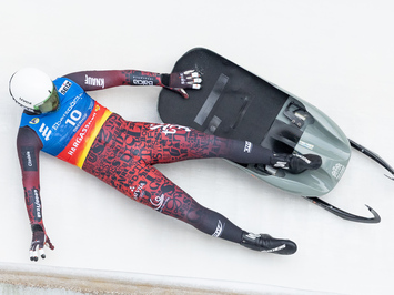 LATVIJAS KAMANIŅU SPORTISTI OBERHOFĀ NOSLĒDZ PASAULES KAUSA POSMU AR MEDAĻU, TOP 4 REZULTĀTIEM UN STABILU SNIEGUMU VISĀS DISCIPLĪNĀS