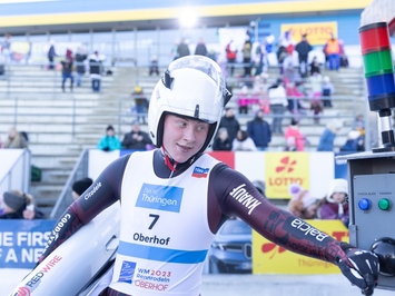 LATVIJAS KAMANIŅU SPORTISTI OBERHOFĀ NOSLĒDZ PASAULES KAUSA POSMU AR MEDAĻU, TOP 4 REZULTĀTIEM UN STABILU SNIEGUMU VISĀS DISCIPLĪNĀS