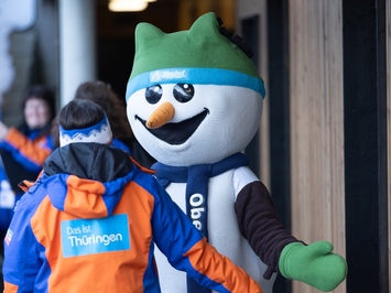 LATVIJAS KAMANIŅU SPORTISTI OBERHOFĀ NOSLĒDZ PASAULES KAUSA POSMU AR MEDAĻU, TOP 4 REZULTĀTIEM UN STABILU SNIEGUMU VISĀS DISCIPLĪNĀS