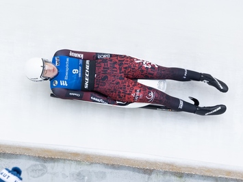 LATVIJAS KAMANIŅU SPORTISTI OBERHOFĀ NOSLĒDZ PASAULES KAUSA POSMU AR MEDAĻU, TOP 4 REZULTĀTIEM UN STABILU SNIEGUMU VISĀS DISCIPLĪNĀS