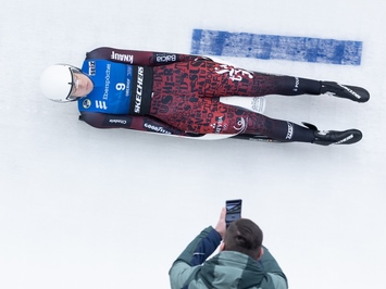 LATVIJAS KAMANIŅU SPORTISTI OBERHOFĀ NOSLĒDZ PASAULES KAUSA POSMU AR MEDAĻU, TOP 4 REZULTĀTIEM UN STABILU SNIEGUMU VISĀS DISCIPLĪNĀS