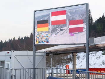 LATVIJAS KAMANIŅU SPORTISTI OBERHOFĀ NOSLĒDZ PASAULES KAUSA POSMU AR MEDAĻU, TOP 4 REZULTĀTIEM UN STABILU SNIEGUMU VISĀS DISCIPLĪNĀS