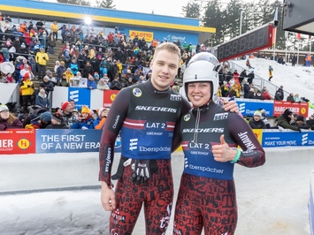 LATVIJAS KAMANIŅU SPORTISTI OBERHOFĀ NOSLĒDZ PASAULES KAUSA POSMU AR MEDAĻU, TOP 4 REZULTĀTIEM UN STABILU SNIEGUMU VISĀS DISCIPLĪNĀS