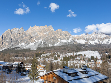 🇱🇻 Latvijas kamaniņu sporta izlase ieradusies Kortinā un uzsāk sagatavošanos Milāna–Kortīna 2026 olimpiskajām spēlēm