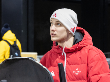 Fokuss uz sacensībām: Latvijas kamaniņu braucēji gatavi pirmajiem olimpiskajiem startiem Kortinā